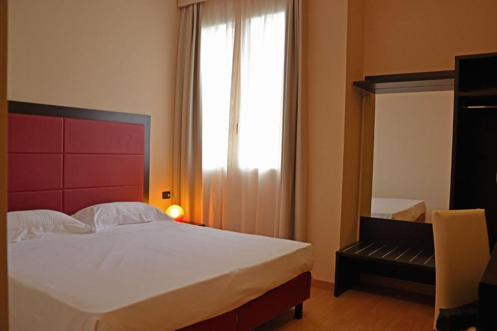 Hotel Motel Galaxy Ρέτζιο Εμίλια Δωμάτιο φωτογραφία